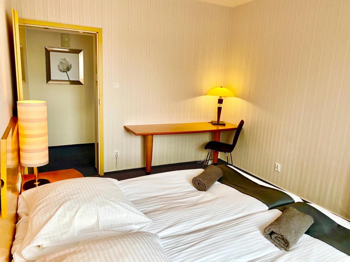 Las Slupski Premium Business Apartament Nr 7 Wifi Netflix Smart Tv50 Two Bedrooms Two Extra Large Double Beds Up To 6 People Full Pleasure Quality Stay (Adults Only) ภายนอก รูปภาพ